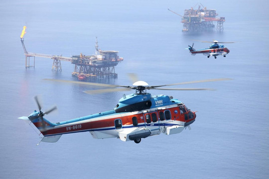 Đội trực thăng Super Puma của Tổng công ty Trực thăng Việt Nam đạt 75.000 giờ bay