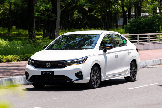 Sedan hạng B giảm giá đậm cao nhất tới 120 triệu đồng: Hyundai Accent, Honda City... cùng dò đáy, có mẫu chỉ còn 435 triệu đồng 
