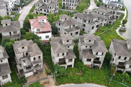 Tình trạng "găm hàng" rồi để “hoang" chờ tăng giá ngày càng phổ biến: Cần đánh thuế kiềm chế đà tăng giá nhà đất