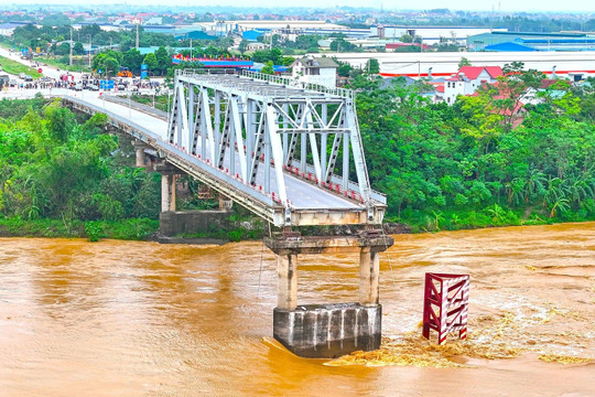 Thủ tướng Chính phủ yêu cầu khẩn trương nghiên cứu đầu tư xây dựng cầu Phong Châu (Phú Thọ) mới