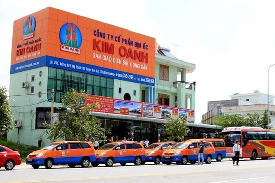 Tập đoàn của doanh nhân Đặng Thị Kim Oanh ủng hộ 150 tấn gạo cho đồng bào vùng bão lũ dù nợ thuế tỉnh Đồng Nai hơn 29 tỷ đồng