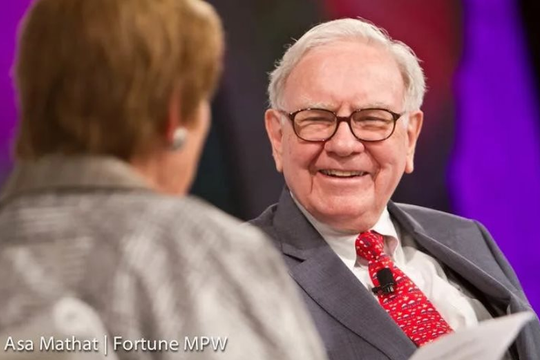 Huyền thoại Warren Buffett tiết lộ bí quyết để “đầu tư nhỏ lãi to”: Thực hiện đúng việc này thì mộng làm giàu thành công không xa vời