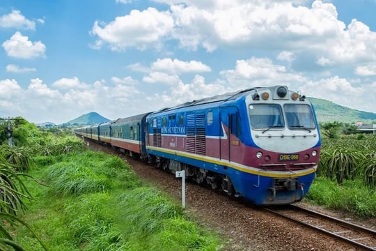 Còn ảnh hưởng sau bão lũ, tuyến đường sắt Hà Nội - Lào Cai được điều chỉnh giờ di chuyển