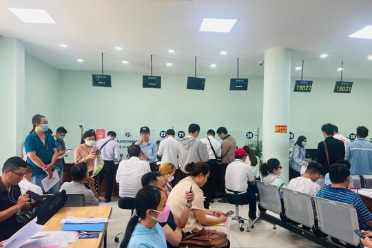 
Bảng giá đất Tp.HCM ban hành giữa tháng 10, người dân đổ xô đi làm hồ sơ để được hưởng thuế theo quy định hiện hành
