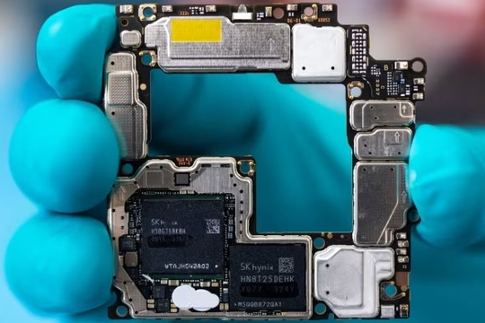 Công ty bí ẩn tạo ra chip 7 nanômét cho Huawei: Vận hành hơn 10 nhà máy, mỗi tháng xuất xưởng hàng triệu con chip, founder là cha đẻ ngành bán dẫn Trung Quốc