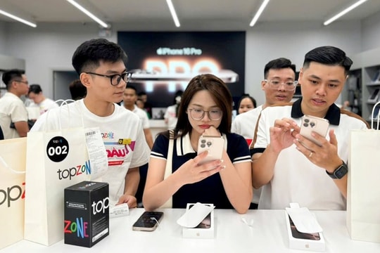 Người Việt chi hơn 1 nghìn tỷ mua iPhone 16 ngay trong ngày đầu tiên mở bán