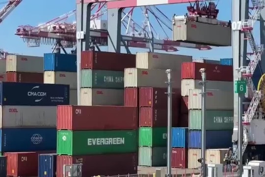 Sợ hãi AI: Cội nguồn cuộc đình công 45.000 người làm thiệt hại 0,1% GDP của nước Mỹ