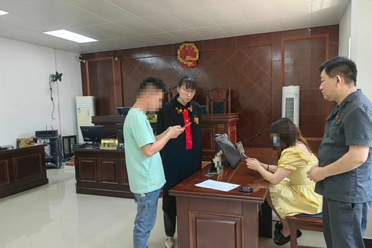 Người đàn ông đến hơn 52 siêu thị mua thực phẩm đã hết hạn rồi đòi bồi thường, tòa án khẳng định: Anh sẽ chẳng nhận được 1 xu nào