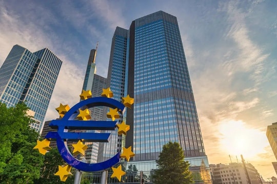 Lạm phát về mức mục tiêu, ECB giảm lãi suất lần 3 trong năm