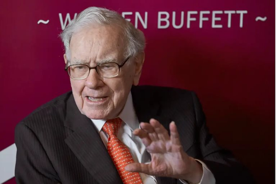 Warren Buffett ‘xả hàng’ một nửa cổ phiếu Apple, Berkshire có thể đã bỏ lỡ khoản lãi 23 tỷ USD: Huyền thoại liệu có sai lầm?