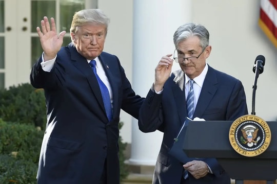 JPMorgan: Fed có thể tạm dừng cắt giảm lãi suất nếu ông Trump tái đắc cử