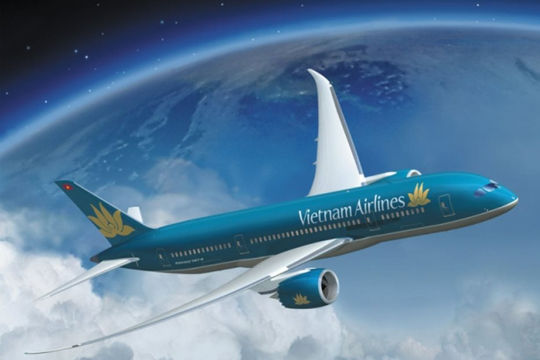 Lãi lớn 3 quý liên tiếp, cổ phiếu Vietnam Airlines 'bay cao' trong phiên thị trường giảm hơn 7 điểm, đã tăng 18% sau 1 tháng