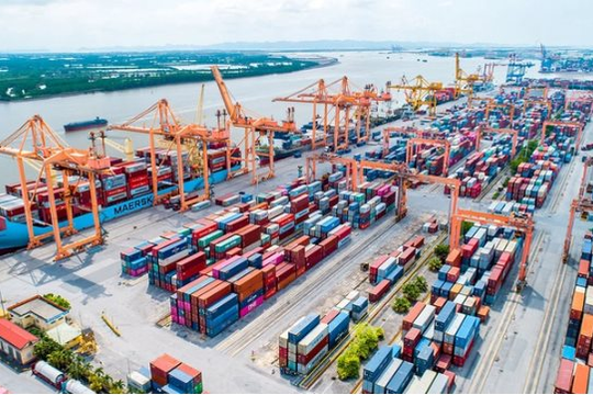 Bắt tay với loạt đối tác khủng, cổ phiếu "gã khổng lồ" ngành logistics tăng dựng đứng, vốn hóa cán mốc 2 tỷ USD