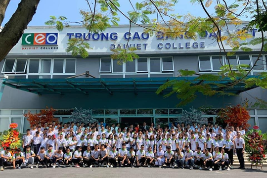 Tập đoàn bất động sản lớn trên sàn muốn bán 100% vốn trường cao đẳng cho các giảng viên và cán bộ quản lý