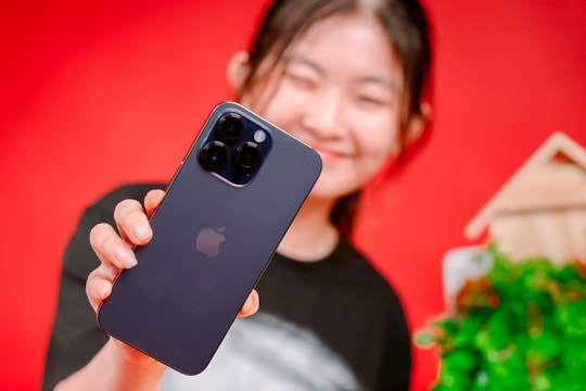 iPhone cũ không thể bỏ lỡ dịp Black Friday, iPhone 15 Pro Max giảm giá khó tin