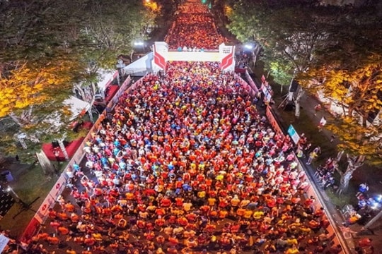 Dàn lãnh đạo Techcombank truyền cảm hứng “đốt cháy” runner trước thềm giải Marathon Quốc Tế TP. Hồ Chí Minh