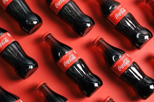 Coca Cola bị chỉ trích vì thu hẹp dự án bảo vệ môi trường, thay đổi các mục tiêu phát triển bền vững từng cam kết