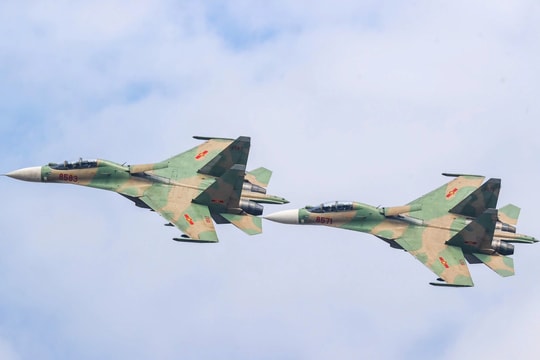 Doanh nghiệp nào sản xuất “Hổ mang chúa” SU-30MK2 vừa bay trên bầu trời Việt Nam?