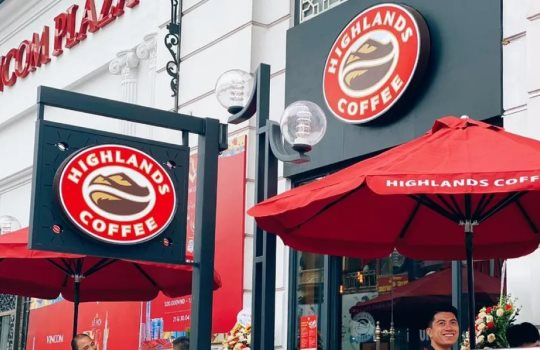 IPO Highlands Coffee: CEO David Thái muốn niêm yết trên sàn chứng khoán Việt Nam, cổ đông Philippines đáp "chưa hẳn là phương án tốt nhất"