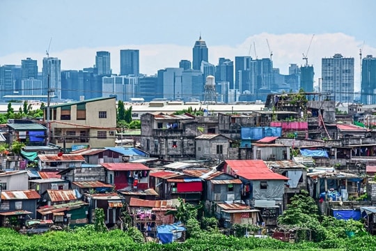 Một nước ASEAN tự hào "tăng trưởng top đầu Châu Á", so với Việt Nam thì sao? 