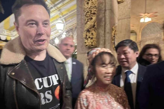 Tỷ phú Nguyễn Thị Phương Thảo xuất hiện bên cạnh Elon Musk: Vietjet và SpaceX đang bàn bạc gì?