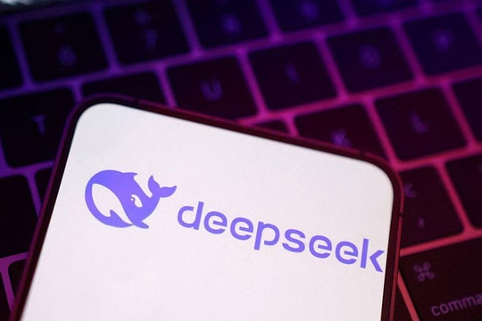 DeepSeek bị tấn công sau khi làm rung chuyển thị trường chứng khoán Mỹ