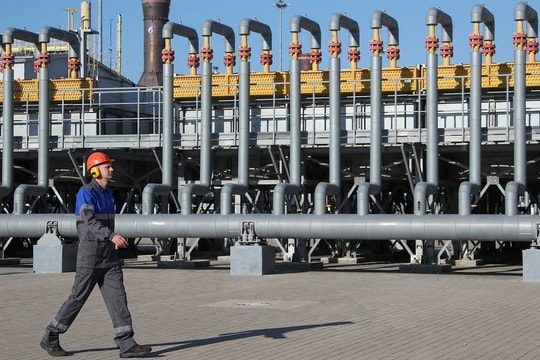 Ukraine khóa van đường ống, khí đốt Nga vẫn chảy sang châu Âu qua một tuyến đường khác ở mức cao kỷ lục 