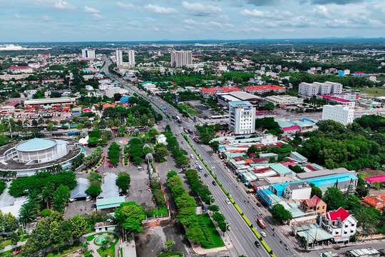 Một thị xã có diện tích 333km2 với hơn 287.000 dân, sở hữu cảng biển lớn nhất Việt Nam chuẩn bị "cất cánh" lên thành phố