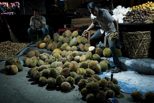 Trước khi bị Trung Quốc trả về 60 tấn sầu riêng nhiễm hoá chất, Thái Lan đã "hụt hơi" thế nào tại thị trường tỷ dân: xuất khẩu giảm, "dâng" thị phần vào tay Việt Nam