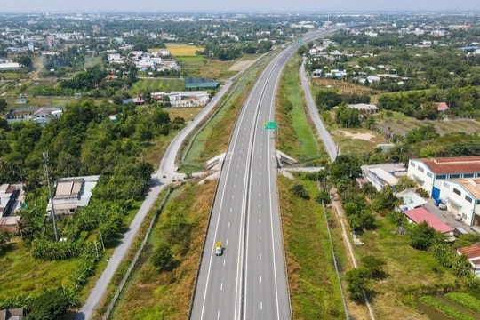 Tin vui hạ tầng đầu năm 2025: Cao tốc Bến Lức – Long Thành thông xe một số đoạn, bất động sản khu Tây rục rịch trở lại