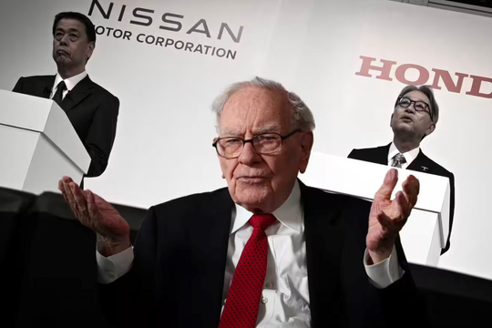 Warren Buffett ‘tiên đoán’ tương lai, bán tháo cổ phiếu một công ty ‘hot’ hơn cả Tesla trước khủng hoảng: Ngành từng là ‘gà đẻ trứng vàng’ nay lỗ nặng, thương vụ 'khủng' nhất cũng đổ bể