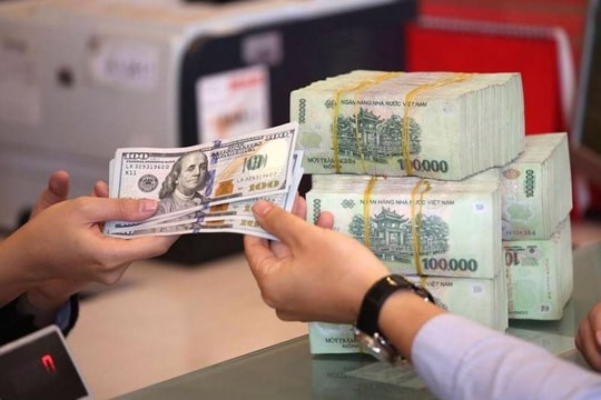 Vì đâu tỷ giá ngân hàng tăng mạnh, vượt giá USD tự do?