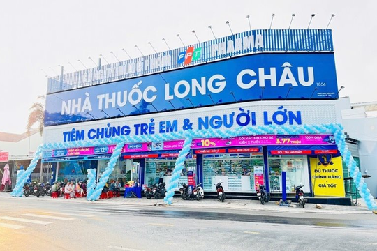 Hết năm Rồng, cổ phiếu chủ chuỗi nhà thuốc Long Châu rớt giá mạnh: Vốn hóa mất gần 4.000 tỷ, tạm chia tay nhóm tỷ USD