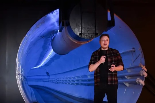 Elon Musk bắt tay đào "lỗ giun" không có điểm mù dưới lòng Dubai: Tự tin sống khỏe cả khi có chiến tranh