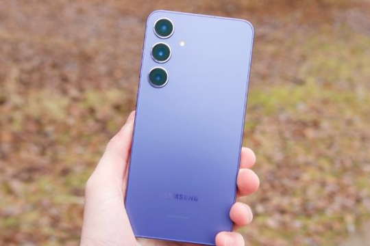 "Vua màn hình lớn" cao cấp của Samsung giảm mạnh: Không thua kém S25 Plus mà giá rẻ hơn gần 10 triệu