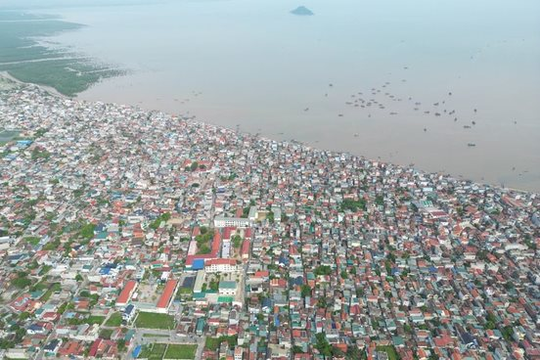 Xã nhỏ nhất Việt Nam: Mật độ dân số 40.000 người/km2, rau ở quê đắt ngang phố