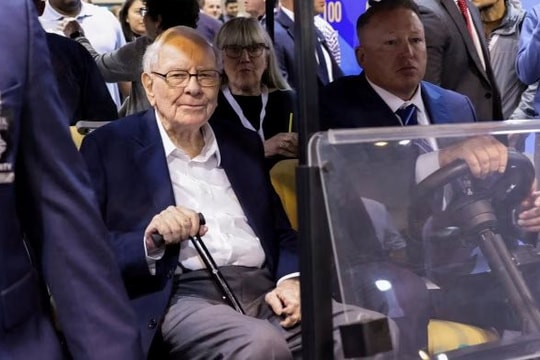 Nói là làm, Warren Buffett đi ‘nước cờ’ mới nhất giữa lúc giới đầu tư đổ xô vào vàng, bày tỏ niềm yêu thích ngày càng lớn với các ‘con cưng mới nổi’