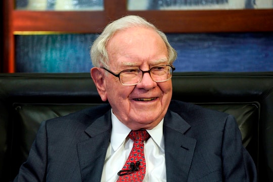 Warren Buffett đọc thơ khi chứng khoán giảm mạnh nhất 5 năm: ‘Chẳng mấy khi có mưa vàng, hãy đi lấy xô hứng lấy cơ hội’, lời khuyên của tỷ phú 94 tuổi với 334 tỷ USD tiền mặt 'đã sẵn sàng'