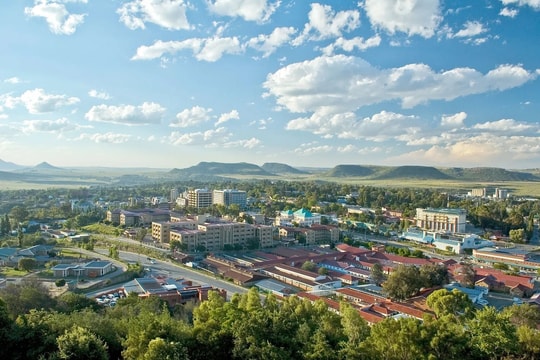 Quốc gia nghèo đói chuyên bán kim cương cho Mỹ vừa phải chịu thuế đối ứng lên đến 50%, cao nhất thế giới