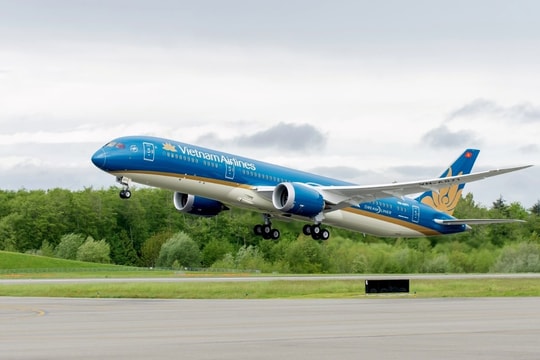 Cổ phiếu Vietnam Airlines bất ngờ "bay cao" trong phiên cuối tuần 4/4