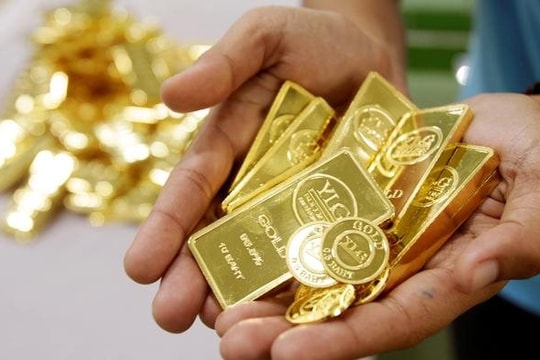 Giá vàng trong nước đi ngang, vàng thế giới giảm về 3.747 USD/ounce