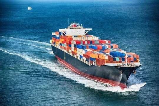Giá cước vận tải biển tăng mạnh, công ty sở hữu đội tàu container lớn nhất Việt Nam báo lãi tăng bằng lần, cổ phiếu "bốc đầu " lên đỉnh lịch sử