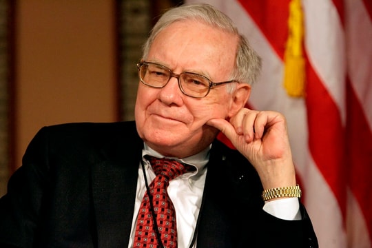 ‘Cụ ông’ 94 tuổi Warren Buffett chưa nghỉ hưu hoàn toàn, tiếp tục làm Chủ tịch Berkshire Hathaway
