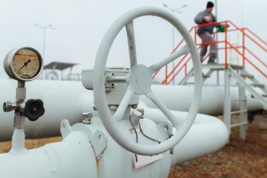 EU cân nhắc yêu cầu các doanh nghiệp công khai chi tiết hợp đồng khí đốt với Nga, chuẩn bị cắt bỏ hoàn toàn các hợp đồng dài hạn và giao ngay