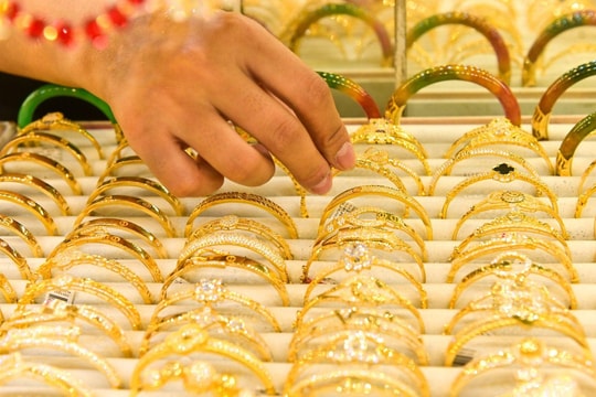 Giá vàng trong nước sáng 7/5 tăng bất chấp giá vàng thế giới sụt mạnh