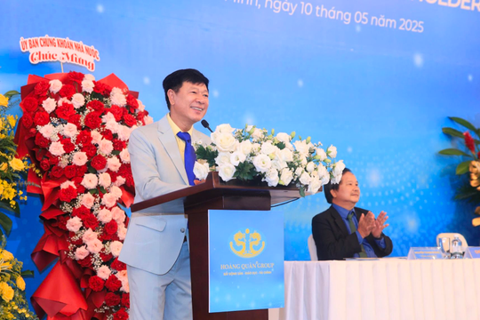 Chủ tịch Địa ốc Hoàng Quân lần đầu đưa 3 người con lộ diện, nói về điều khó khi phải ‘trả nợ’ cam kết 40.000 căn nhà ở xã hội