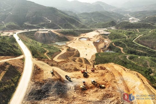 "Đại công trường" dự án gần 2.000 tỷ nối liền hai thành phố: Hạ dốc, cắt cua, hạ nền 30 mét