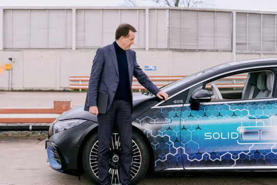 Startup pin xe điện bí ẩn của nước Mỹ: Được Mercedes hợp tác dù chỉ có 100 nhân viên, founder dành 10 năm thanh xuân làm nên cuộc cách mạng 