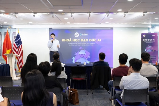 Việt Nam học gì từ Mỹ và EU để kiểm soát rủi ro AI?