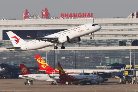Máy bay ‘made in China’ đạt thành tích kinh ngạc sau 2 năm khiến Boeing, Airbus dè chừng: Nhận không xuể hàng trăm đơn đặt hàng, có mặt tại mọi trung tâm đô thị hàng đầu Trung Quốc
